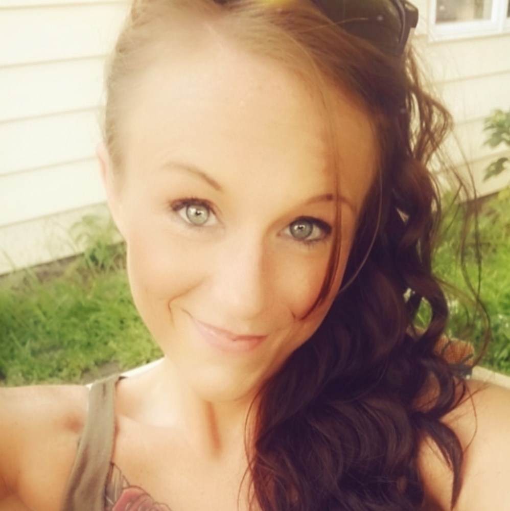 Meet your Posher, Kayla